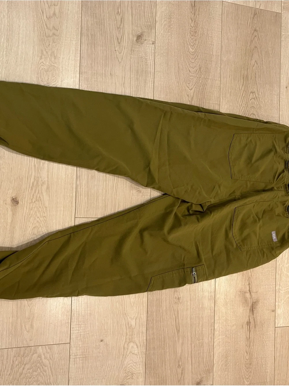 FIGS Olive Zamora Scrub Pants - Picture 3 of 3